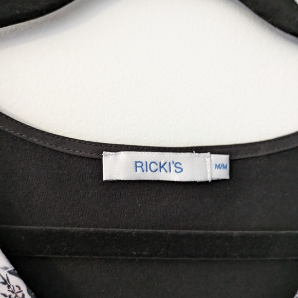 RICKI'S Black Top - Picture 2 of 3